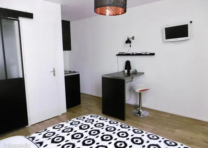 Little Saint Au Coeur Historique De דירה